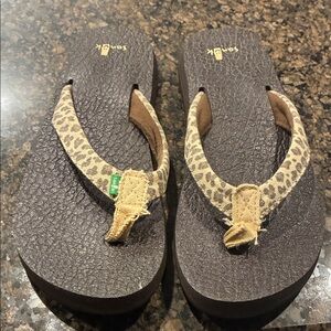 Sanuk Tan Leopard Flip Flops
